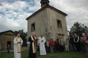 Litoměřický biskup Mons.Jan Baxant uděluje požehnání
obnovené křížové cestě barokního areálu na Ostré